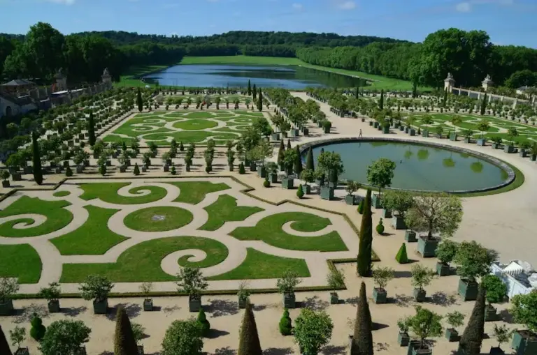 The History of Famous Gardens Around the World: Discover Their Stories and Beauty