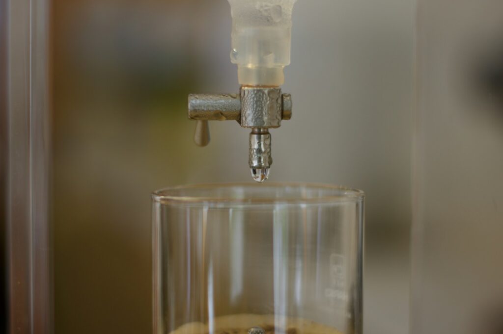 clear glass contanier