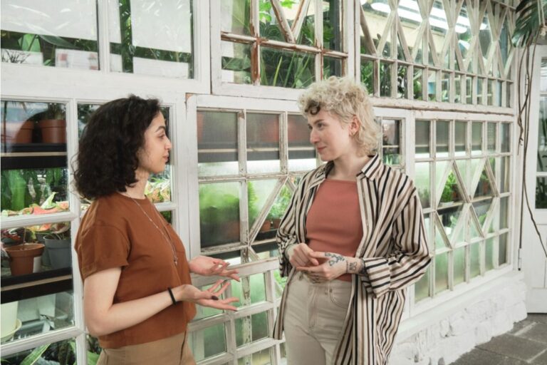 Home Gardeners Are Arguing Over Whether Daily Watering Is Necessary, And the Results Are Completely Different Across Yards