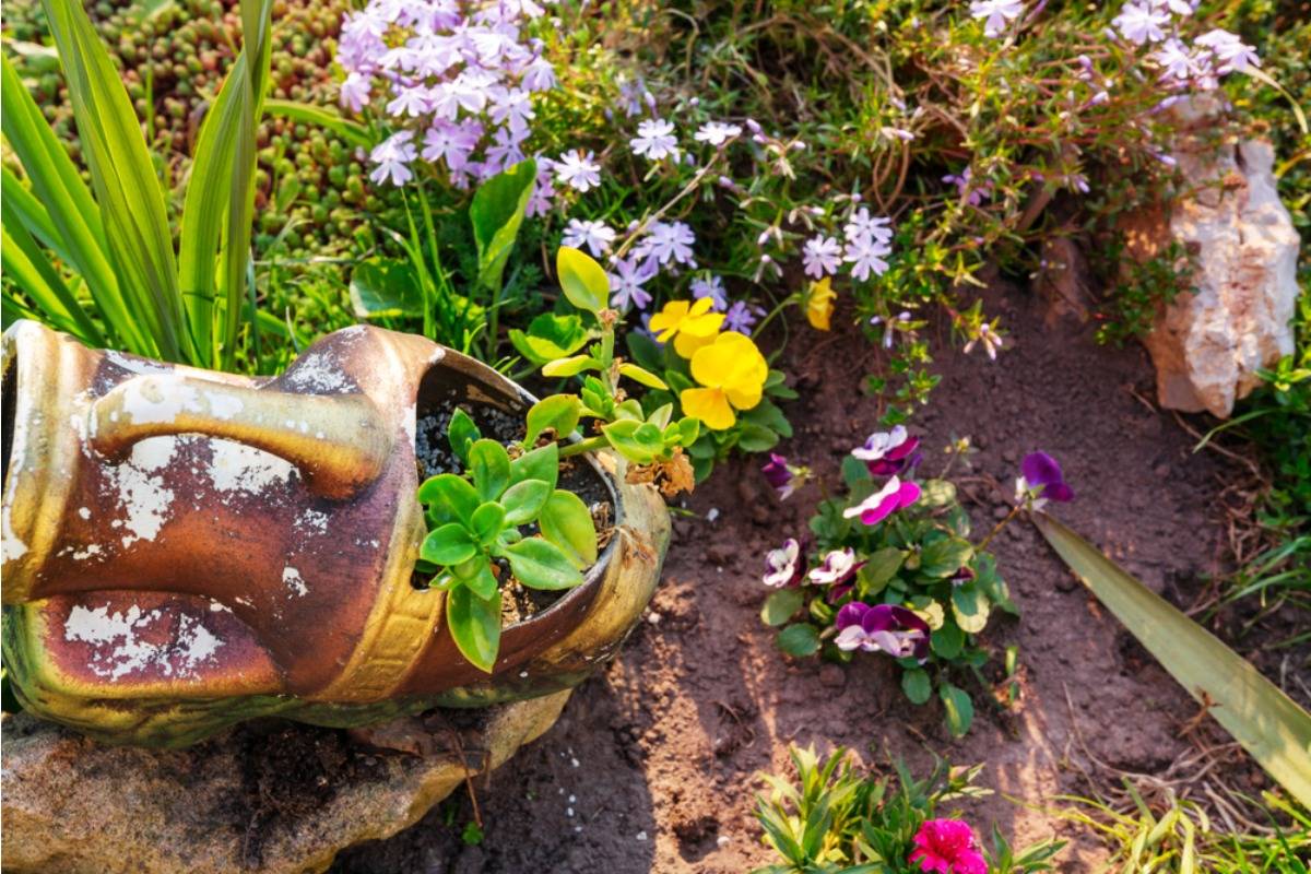 Home Gardeners Are Turning Old Furniture Into Planters, And It’s Changing How Small Spaces Are Used