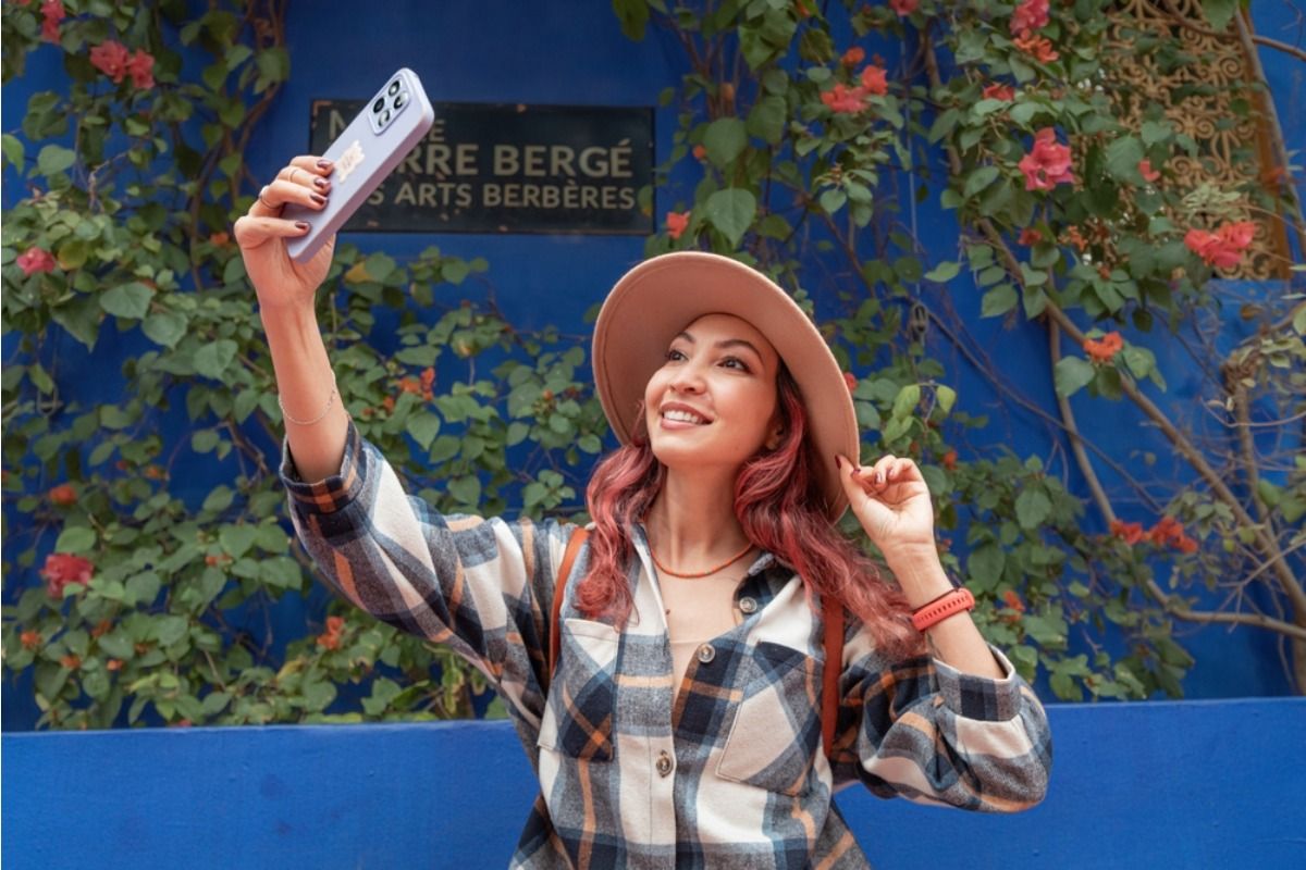 Homeowner Says His Backyard Garden Started Attracting Influencers for Content, Now Strangers Keep Asking to Film Without Permission