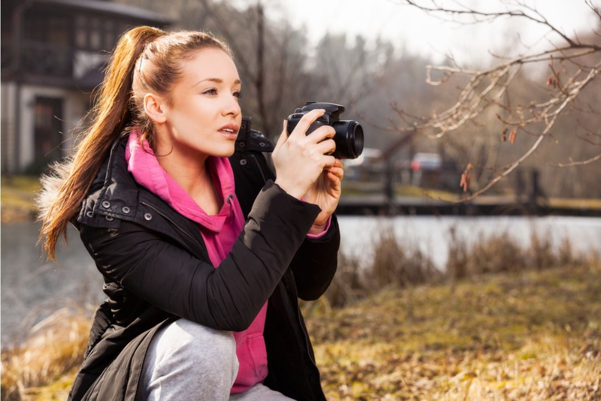 Homeowner Says His Neighbor Keeps Hosting Backyard Photoshoots Next to His Garden Without Asking, Now Strangers Are Constantly Looking Over the Fence