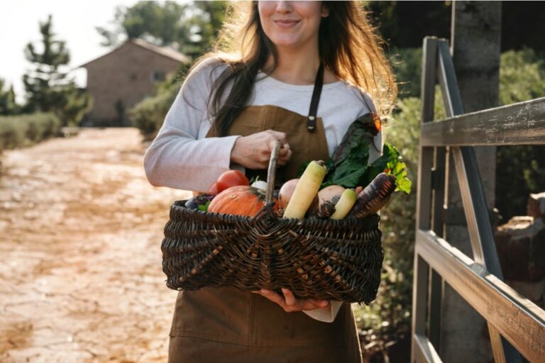 Gardener Says Her Backyard Harvest Became So Large That She Started Leaving Produce on Doorsteps, Now Nobody Knows Who’s Receiving the Gifts