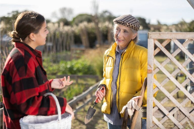 Gardener Says Her Neighbor Started Planting the Exact Same Garden Every Year, Now People Can’t Tell Whose Yard They’re Complimenting