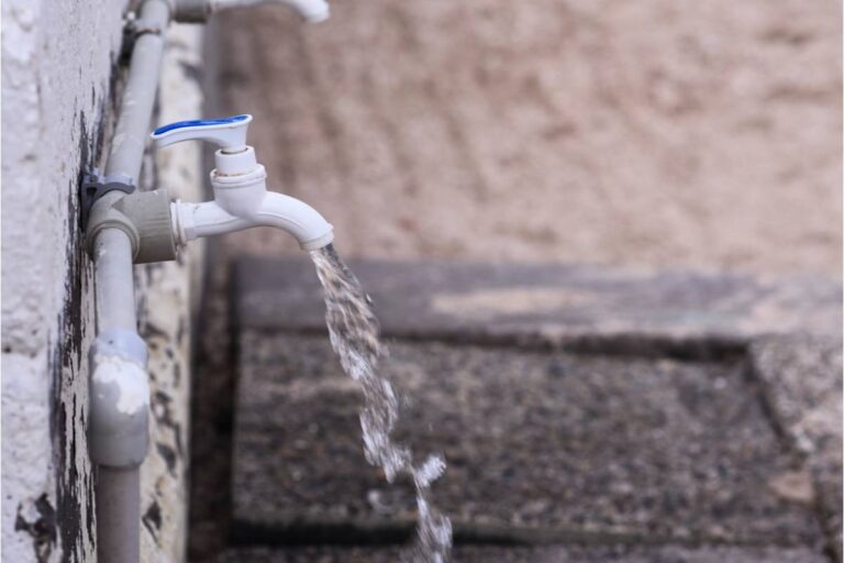 Gardener Says a Neighbor's Contractor Used Her Outdoor Spigot for Weeks Without Asking, Now Her Water Bill Reflects It