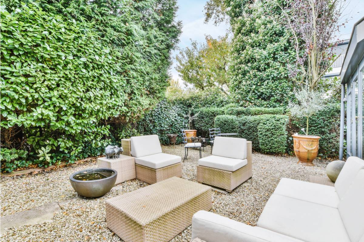 Homeowner Says He Created a Small Seating Area Near His Garden, Now Neighbors Keep Treating It Like a Community Hangout