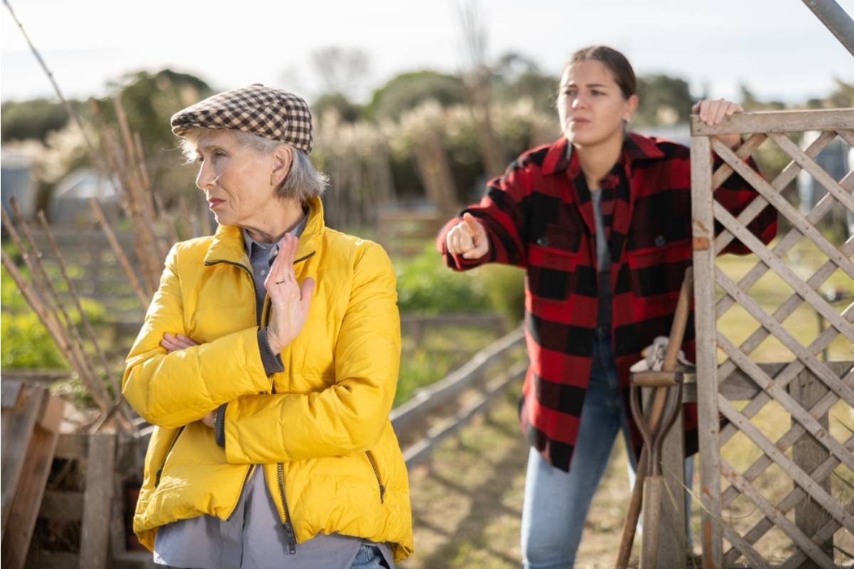 Homeowner Says Her Neighbor Complained Her Garden Wind Chimes Were Too Loud, Now She Added Three More and Calls It Her Best Decision of the Year
