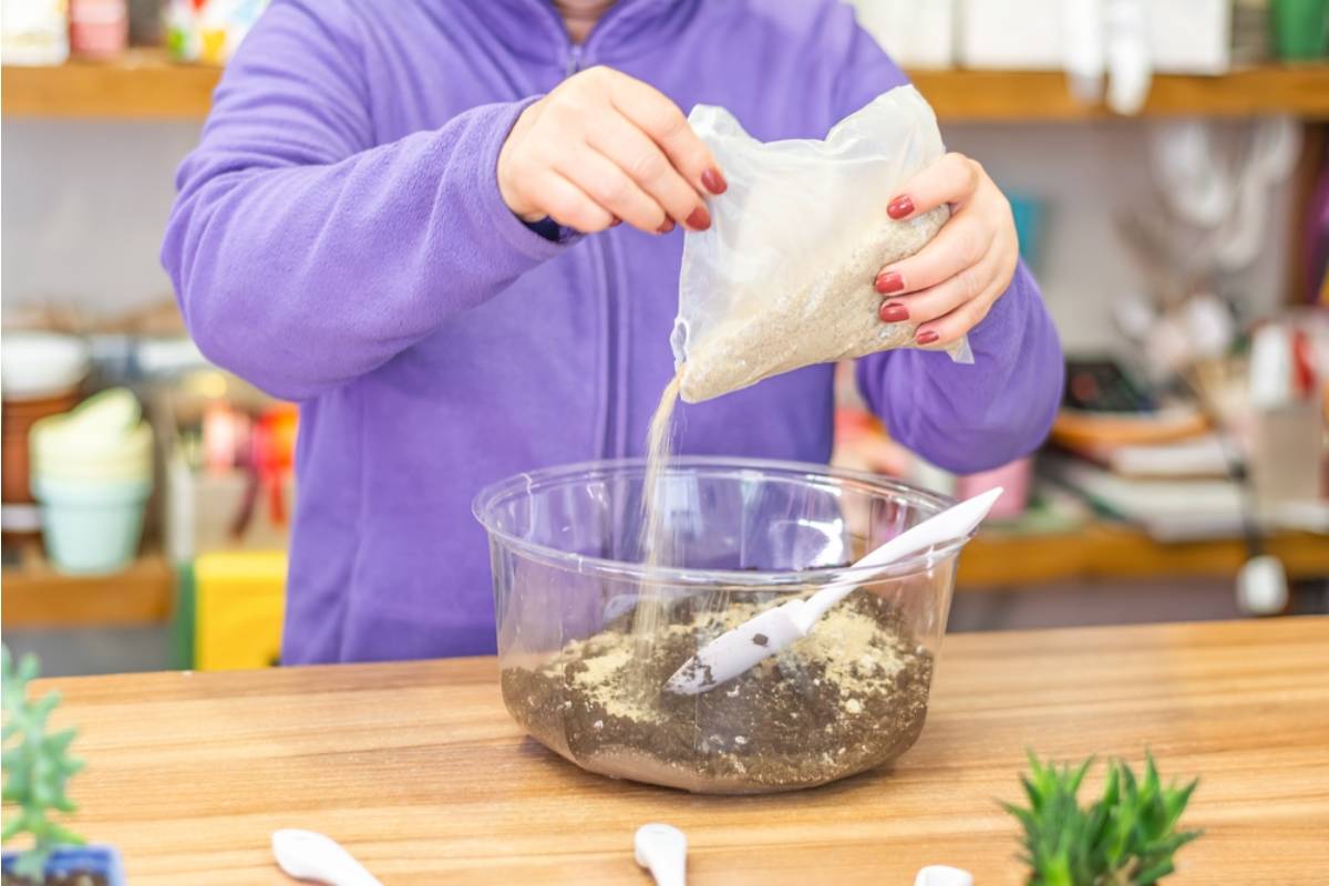 Some Home Gardeners Are Skipping Store-Bought Soil Entirely and Building Their Own Mix From Scratch, And the Results Are Surprising Longtime Growers