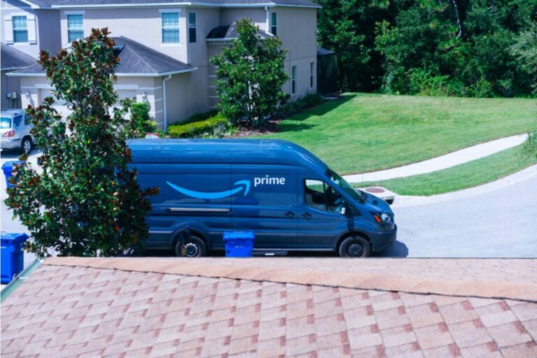 Gardener Says She Caught Her Neighbor Redirecting Her Compost Delivery to His Own Driveway While She Was at WorkHe Told the Driver She Changed Her Mind