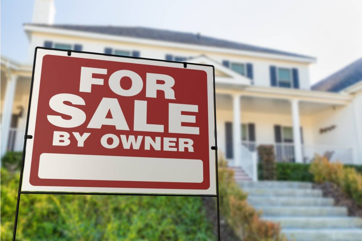 Gardener Says a Neighbor's House Went Up for Sale and the Listing Specifically Mentioned Her Garden as a Selling Feature Without Ever Asking Her