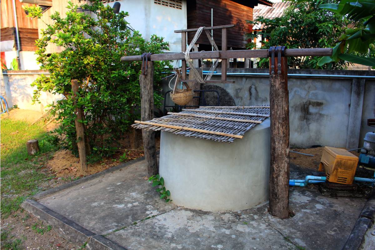 Homeowner Says His Neighbor Convinced Him a Shared Well Was Running Dry Because of His Garden, Then Was Caught Filling a Private Pool From the Same Line Every Night