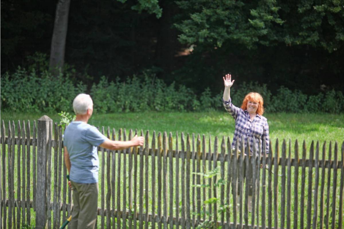 Homeowner Says His Neighbor Convinced the Street to Split the Cost of a Community Garden Fence, Then Built the Nicest Section Facing Only His Own Yard