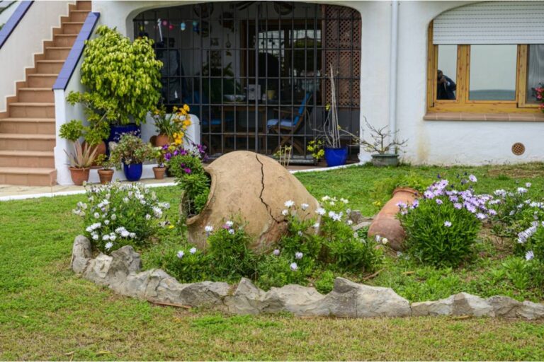 Homeowner Says Her Neighbor Called Her Front Yard Garden "An Eyesore" for Two Years, Then Asked for Cuttings the Moment a Local Blog Featured It