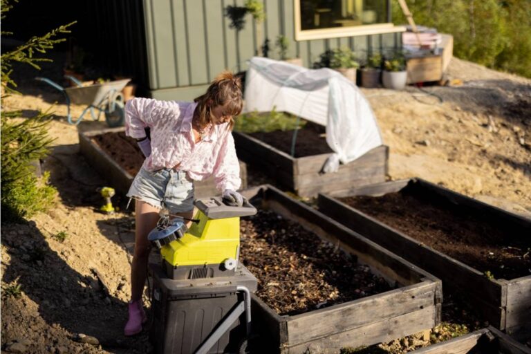 Gardener Says Her Neighbor Dismissed Her Compost System as "Gross" for Three Years, Now Asks for a Bucket of It Every Time His Own Soil Fails
