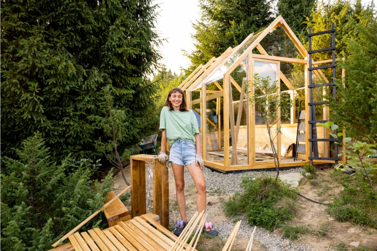 Homeowner Says Her Neighbor Called the City Over Her Backyard Greenhouse for a Year, Then Asked to Buy Seedlings From It the Moment Her Own Garden Failed