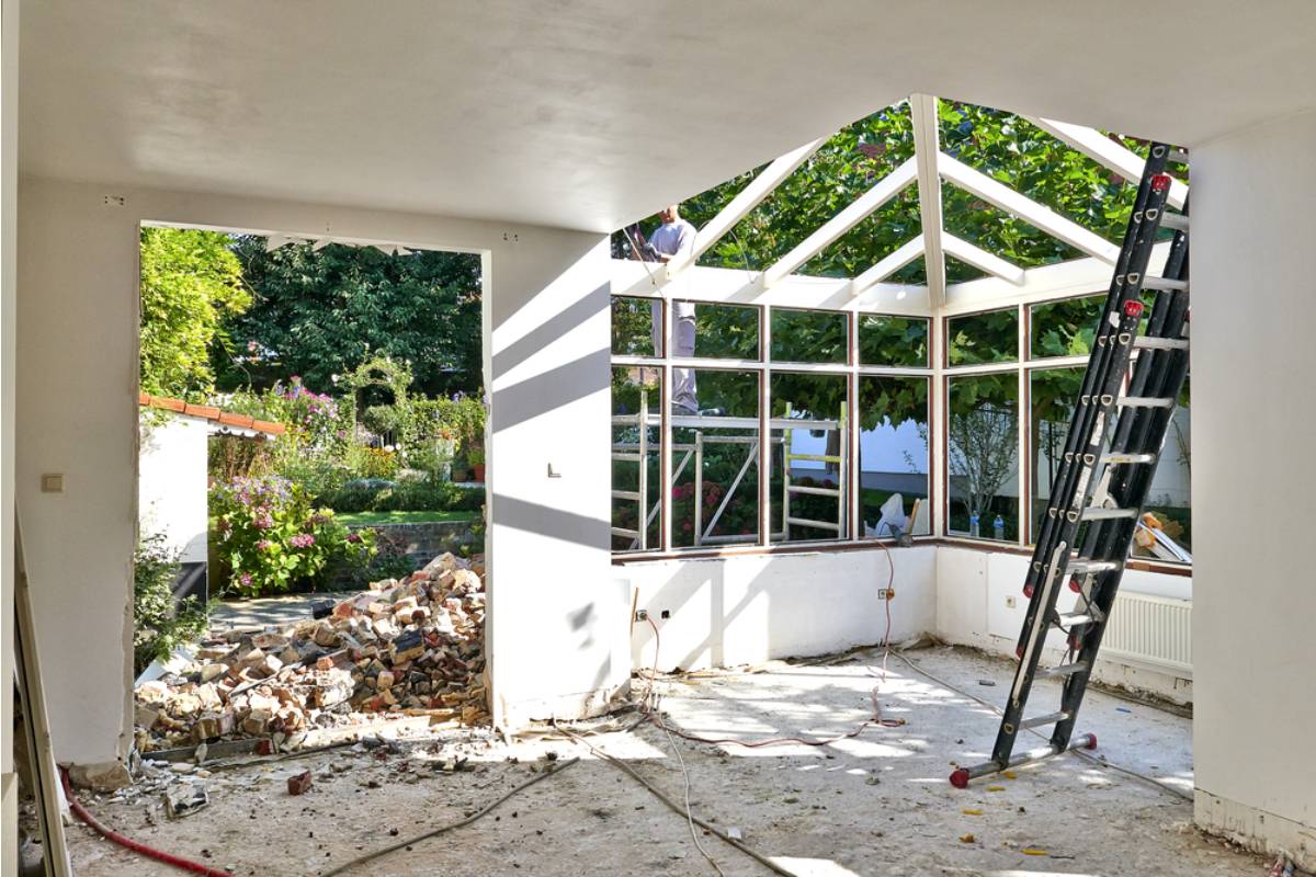 Homeowner Says His Neighbor's Renovation Crew Has Been Using His Driveway as a Turnaround Spot, Crushing the Border Plants Along the Edge Every Single Day for Weeks