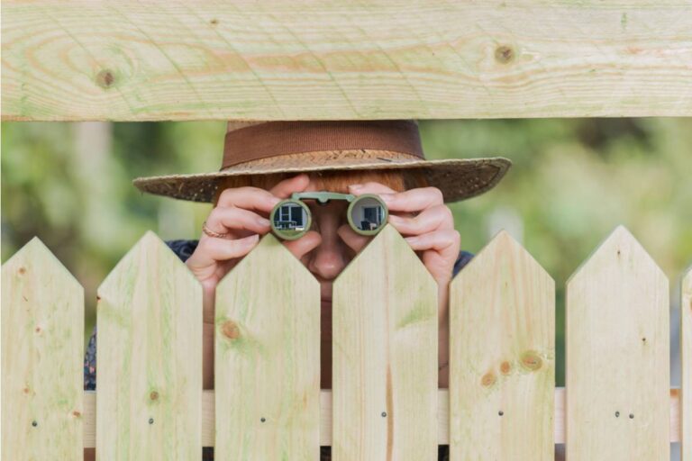 Homeowner Says Her Neighbor Appeared Every Time She Stepped Into the Garden, Then She Discovered the Fence Wasn’t the Only Thing He Was Watching