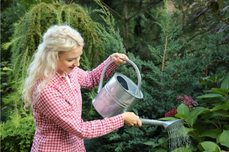 She Had Watered Her Neighbor’s Plants for Years, Until They Asked the Night Before Vacation and Expected Her to Do It Anyway