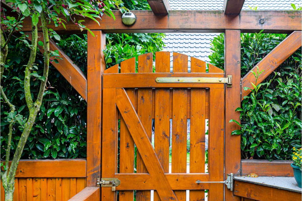 She Never Understood Why Her Father Insisted on a Locked Gate for a Garden No One Ever Visited, Until She Found Out Who He Was Keeping Out
