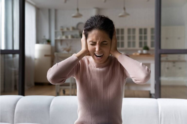 A Homeowner Says a Neighbor’s Loud Music Became a Constant Problem, Then His Birthday Guests Turned the Complaint Into a Public Joke
