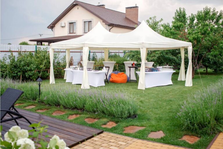 Homeowner Says a Neighbor's Wedding Planning Business Has Been Setting Up Client Consultations in Her Backyard Without Ever Asking