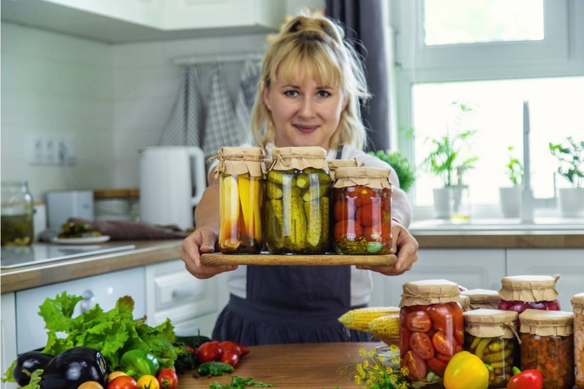 Homeowner Says Her Sister-in-Law Offered to Help Can Vegetables From the Harvest, Then Took Half the Jars Home Without Asking