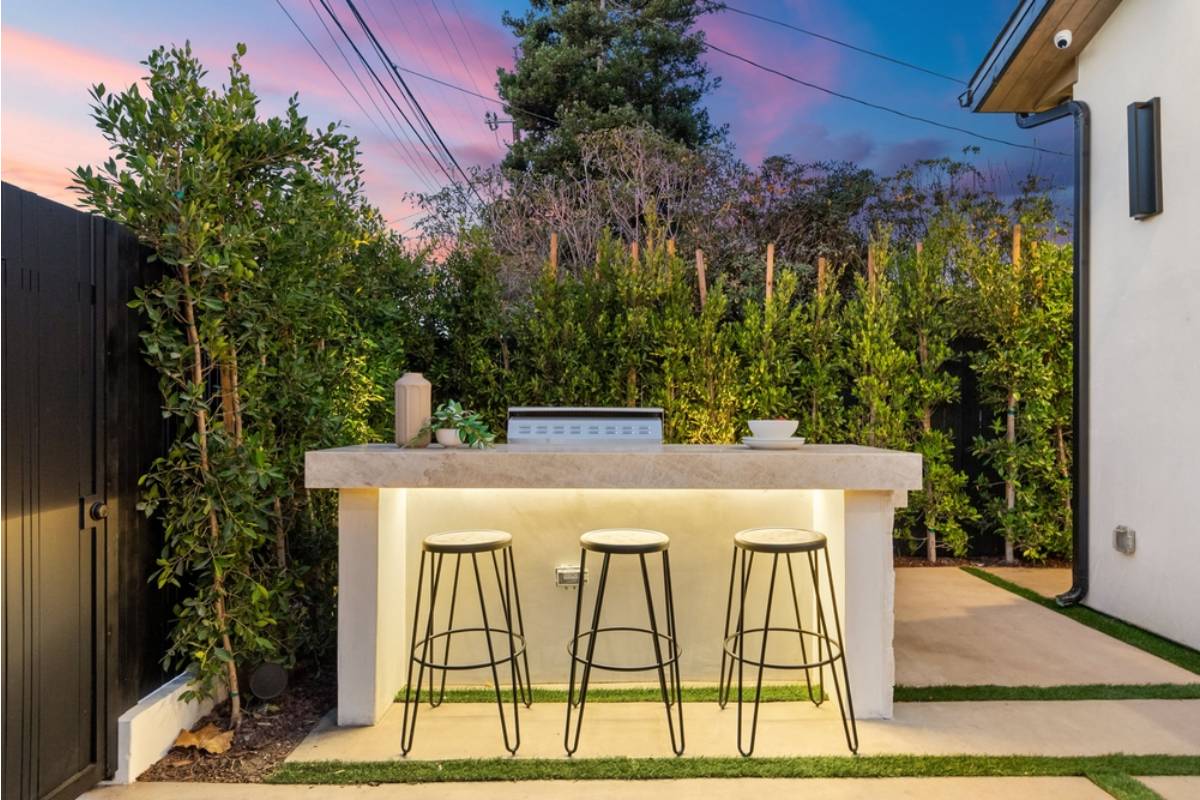 ice machine in a lome lawn
