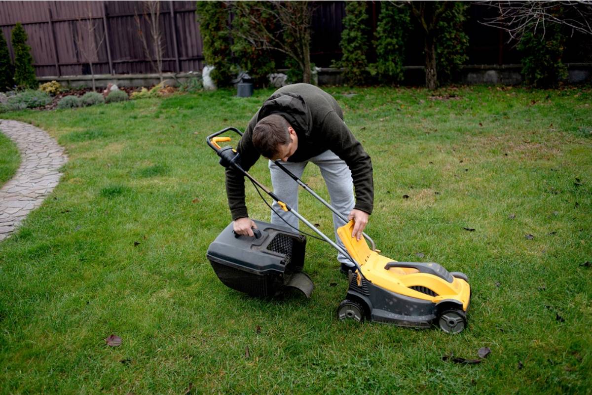 Homeowner Says Her Son Offered to Take Over Mowing After His Layoff, Then Started Charging the Neighbors to Use the Riding Mower He Never Asked to Borrow