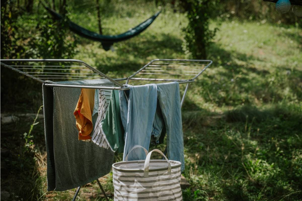 Homeowner Says Her Neighbor Put a Clothes Dryer Beside the Garden Fence, Then It Started Running for Eight Hours a Day Whenever She Tried to Enjoy Her Backyard