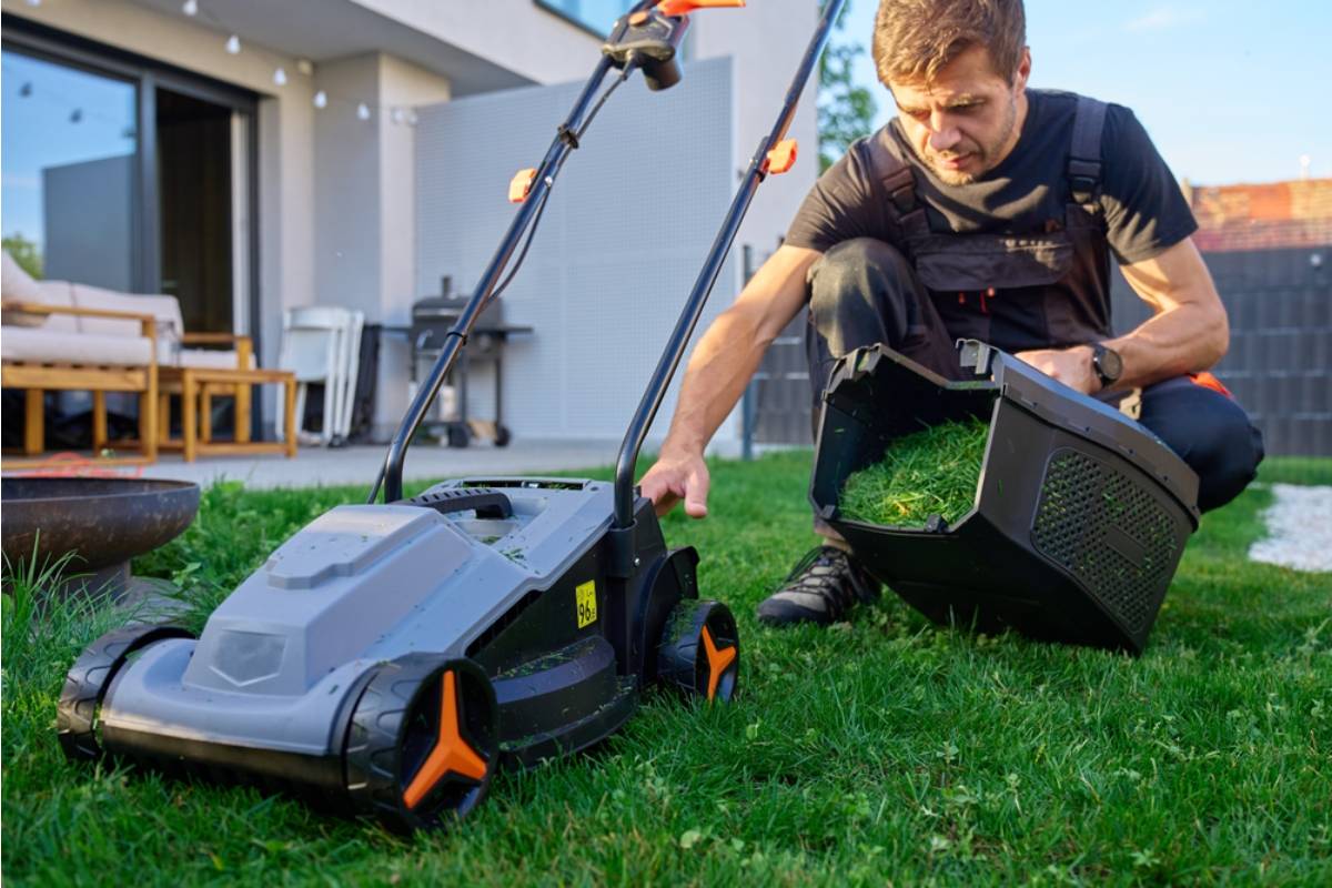 Homeowner Says Neighbor Kept Complaining About His Lawn, Then Started Mowing It Twice a Week Without Permission