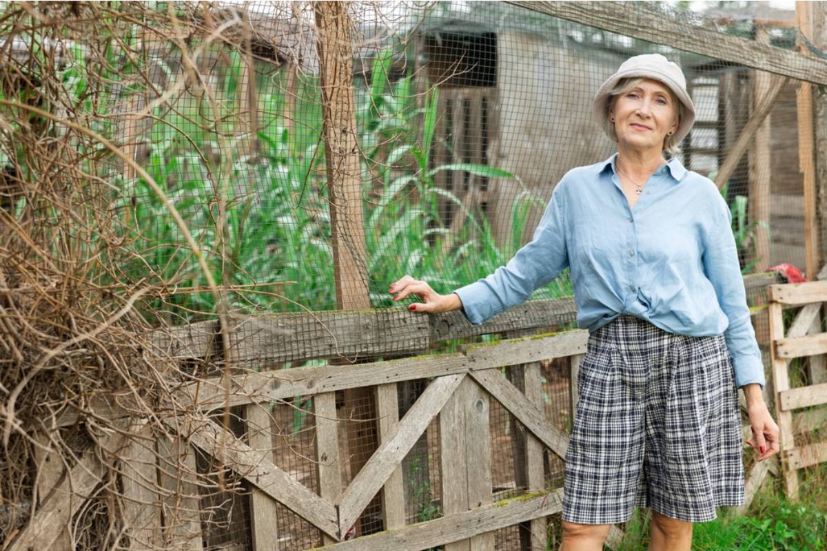 Homeowner Says a Neighbor's Fence Became Trapped Behind a New Garden Wall, Then a Simple Renovation Turned Into a Bitter Boundary Battle