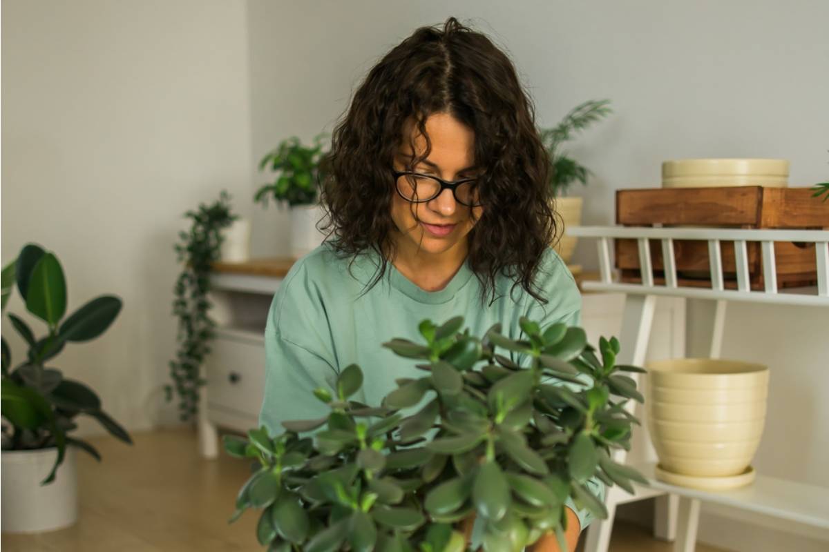 She Kept Working Alone in Her Garden, Until Her Roommate Started Demanding to Be Asked for Help