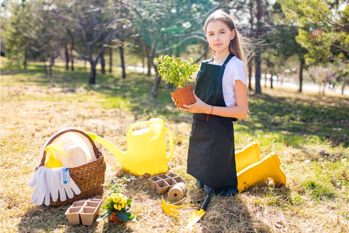 Teen Gardener Says His Father Kept Turning Off His Plant Humidifier, Then a School Grant Made the Hobby Impossible to Ignore