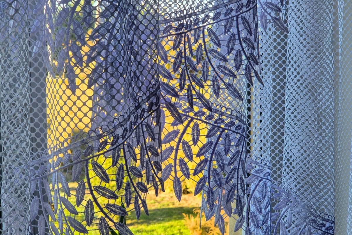 A Homeowner Set Up a Summer Pool for Her Children in a Backyard Surrounded by Neighbors, Then a Few Privacy Curtains Turned Years of Friendly Playdates Into an Unexpected Neighborhood Feud