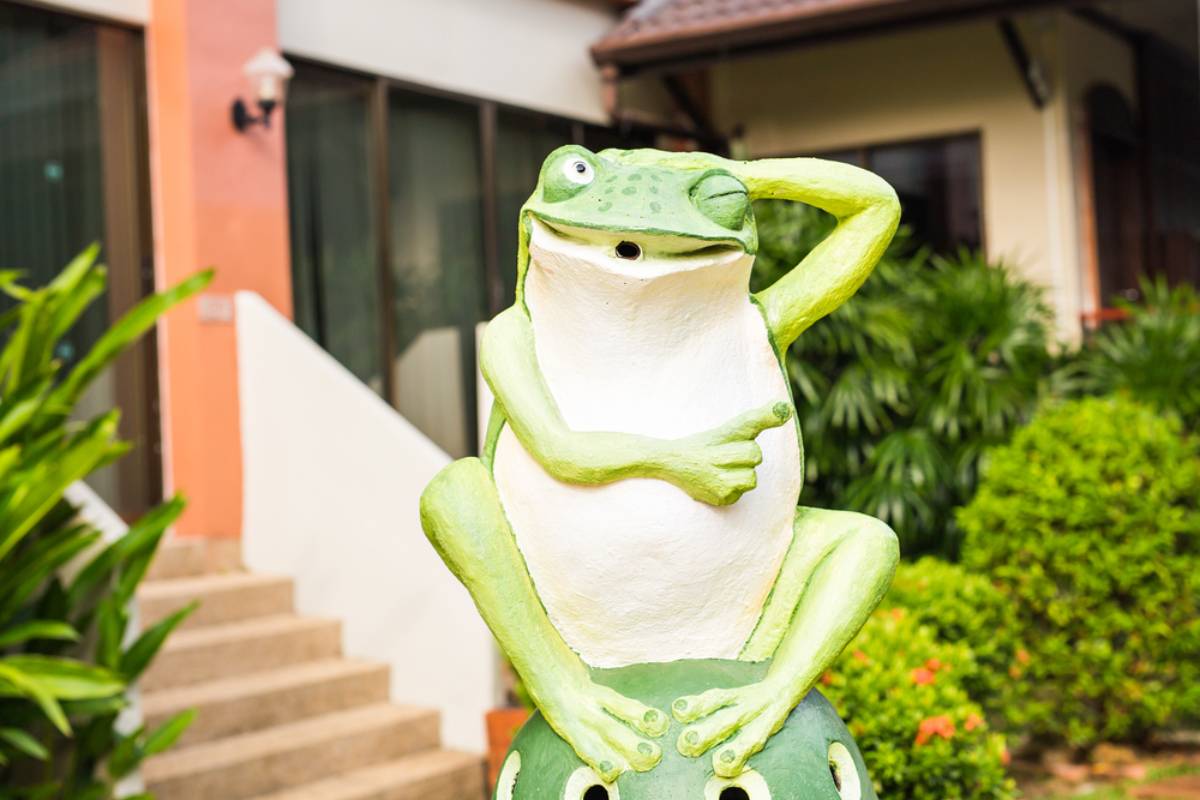 A Young Man Placed an 80-Pound Iron Frog Beside His Mother's Front Door as a Temporary Prank, Then Discovered Why She Would Never Let It Leave the Garden