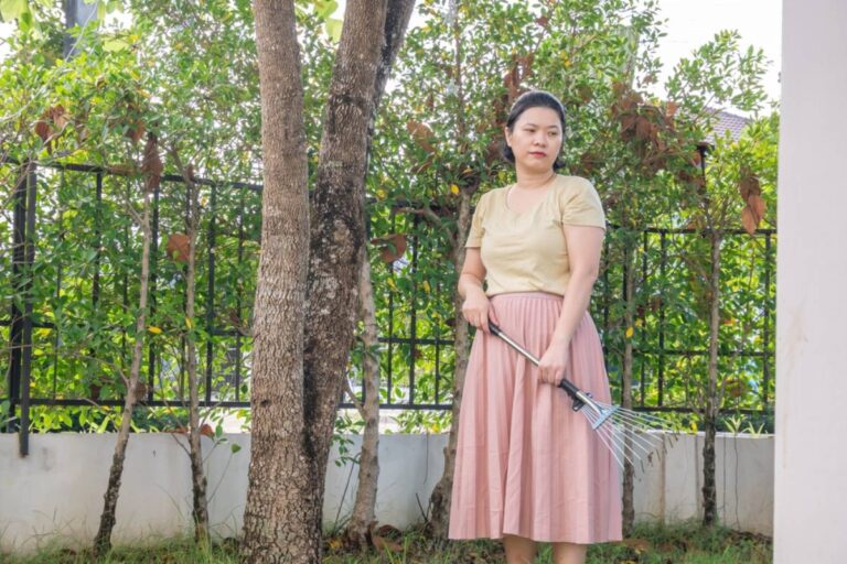 Homeowner Says Her New Neighbor Cleared Her Yard, Dumped the Branches Behind Her Garden, Then Made a Simple Cleanup Request Feel Like the Start of a Neighborhood Feud