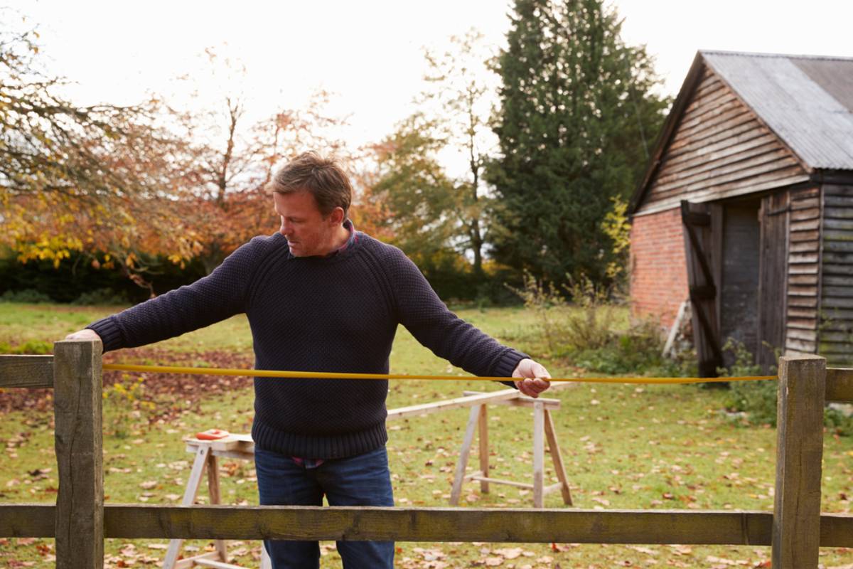 Homeowners Thought Their Fence Was a Simple Boundary Problem, Until a Survey Revealed Their Neighbor Was Taking Even More of the Garden